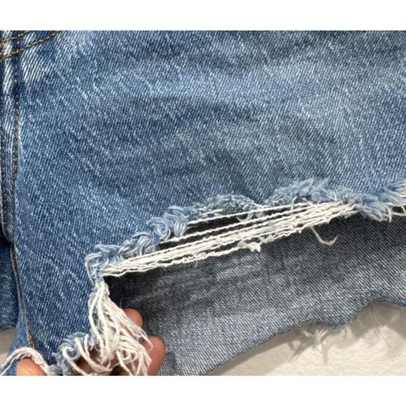 Levis Cut Off Shorts Women’s Size 28 High Rise Button Fly Denim Distressed READ - Picture 8 of 10